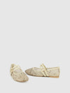Sapatos com Fivela em Bege
